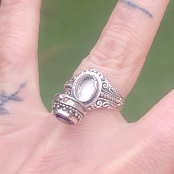 Bali Poison Locket Ring Amethist in Filigree Sterling Silver - Picture 8 of 13